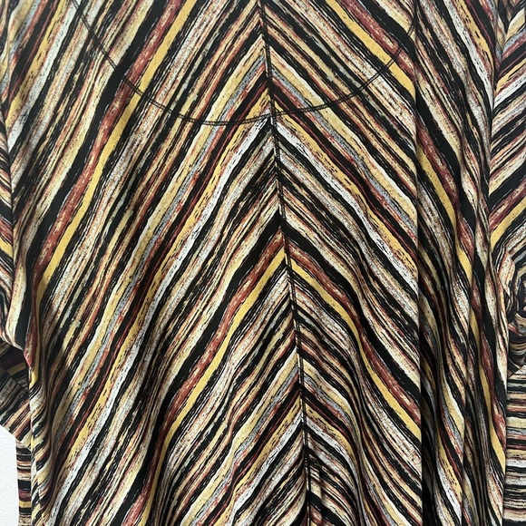 Multiples Brown Asymmetrical liquid knit 3/4 Sleeve Blouse 2X - Picture 5 of 7